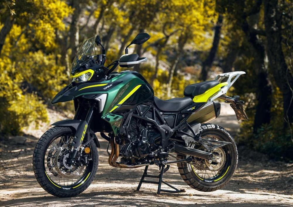 Benelli TRK 702 X (2023), Prezzo E Scheda Tecnica - Moto.it