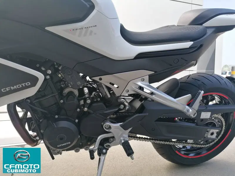 CFMOTO 800NK Advanced (2023 - 26) (7)