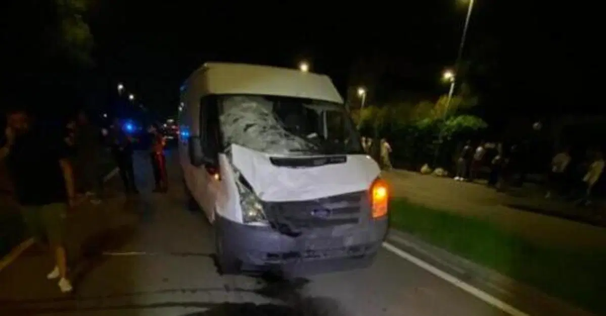 Tragedia a Milano. Ubriaco su un furgone e senza patente travolge due ragazzi in bicicletta: uno dei due non ce l'ha fatta