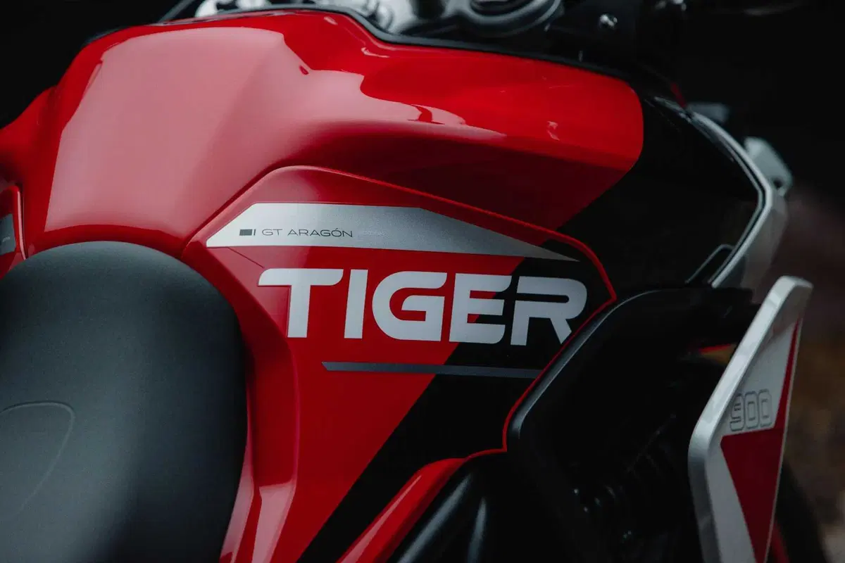 Triumph Tiger 900 Rally Aragón e Tiger 900 GT Aragón: solo per il 2023! (10)