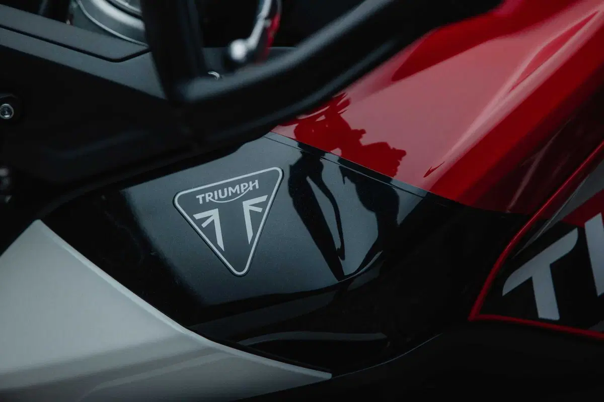 Triumph Tiger 900 Rally Aragón e Tiger 900 GT Aragón: solo per il 2023! (11)