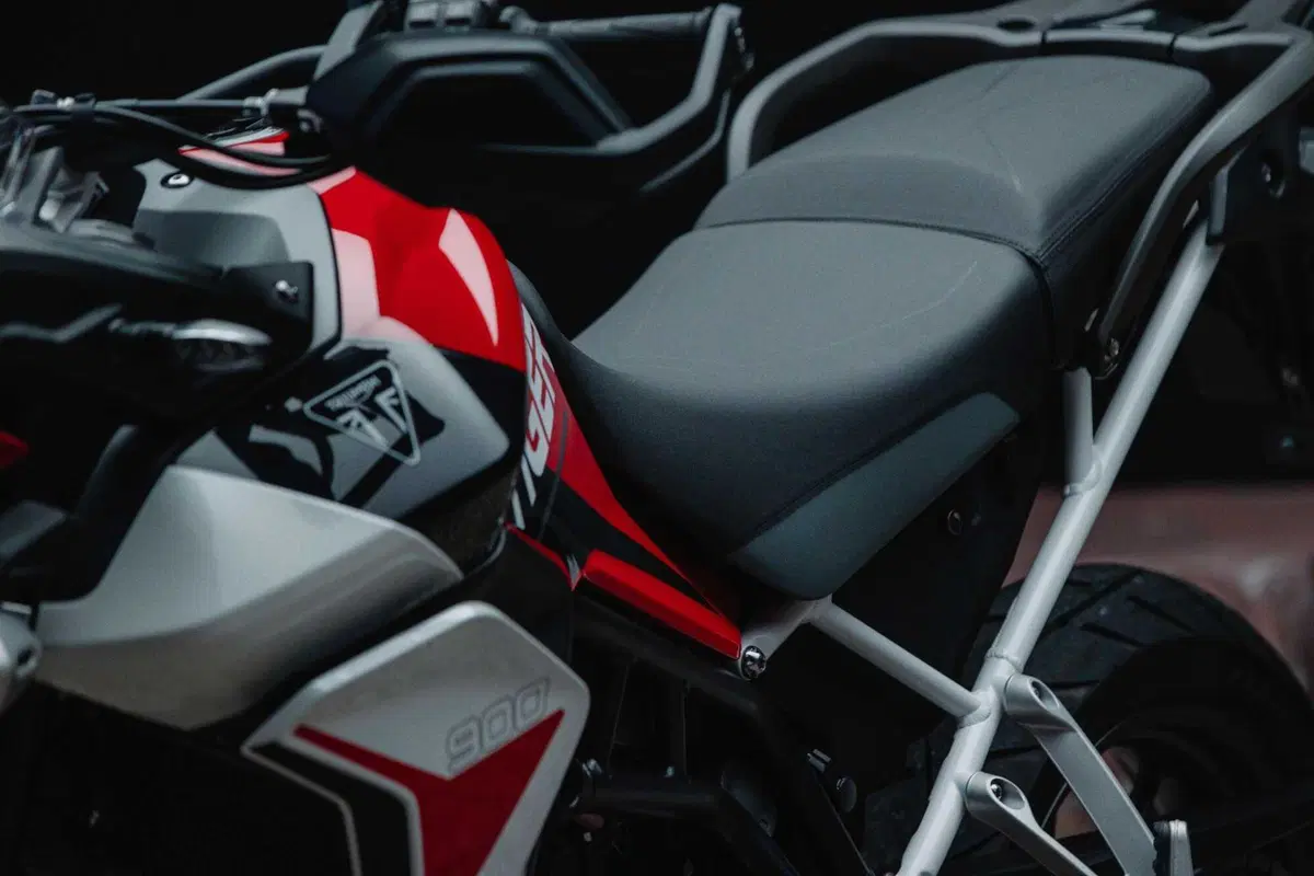 Triumph Tiger 900 Rally Aragón e Tiger 900 GT Aragón: solo per il 2023! (16)