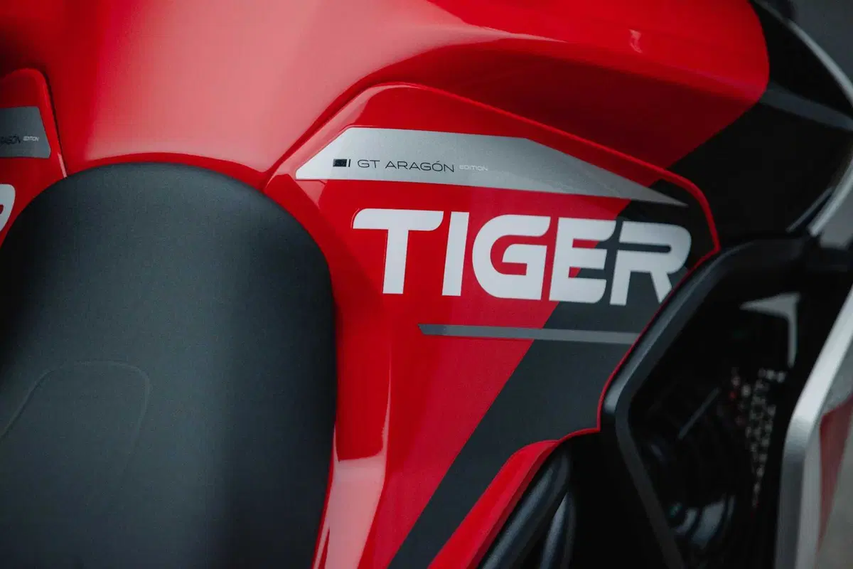 Triumph Tiger 900 Rally Aragón e Tiger 900 GT Aragón: solo per il 2023! (21)