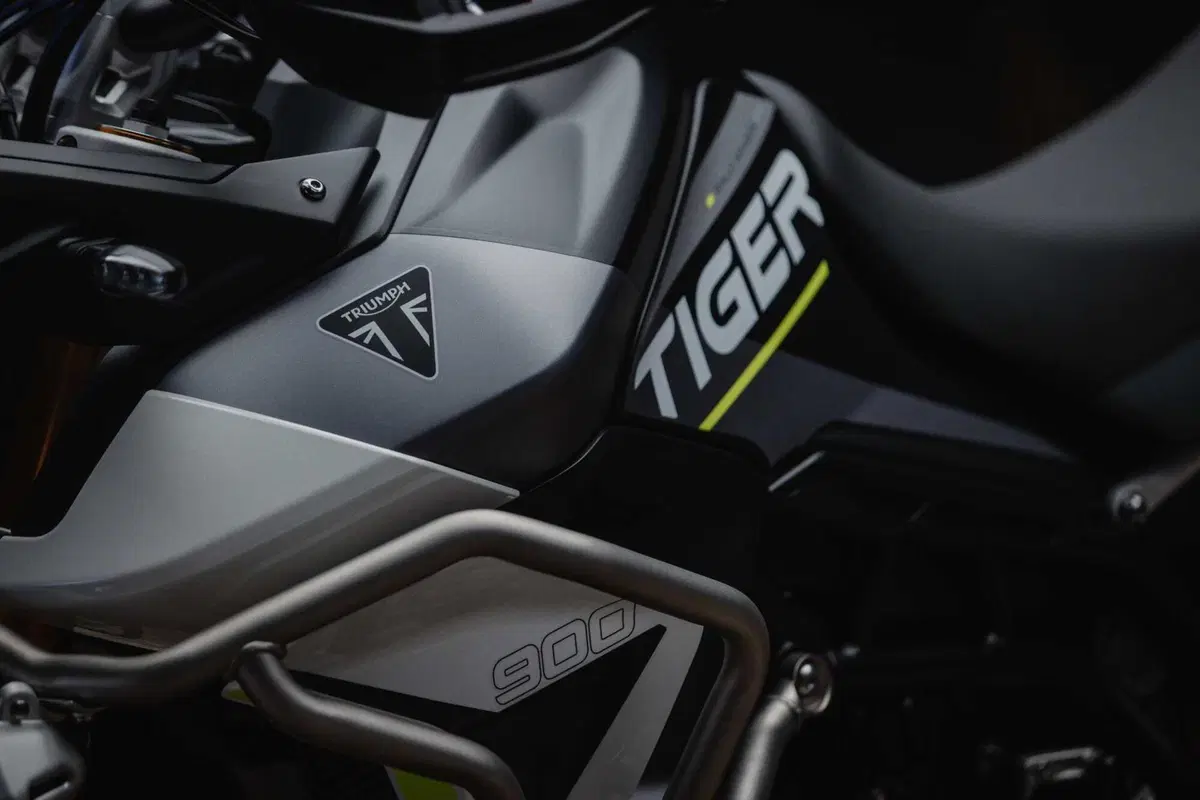 Triumph Tiger 900 Rally Aragón e Tiger 900 GT Aragón: solo per il 2023! (11)