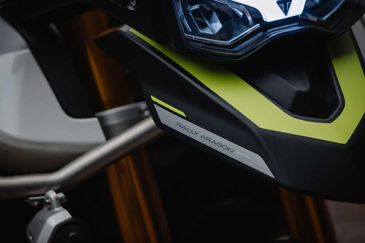 Triumph Tiger 900 Rally Aragón e Tiger 900 GT Aragón: solo per il 2023! (12)