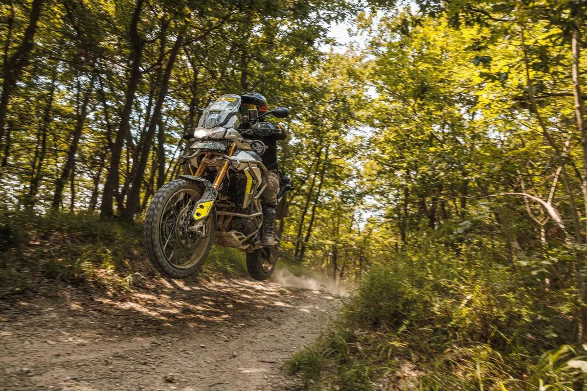 HAT Pavia Sanremo 2023: 220 moto per 500 km di bellezza (4)