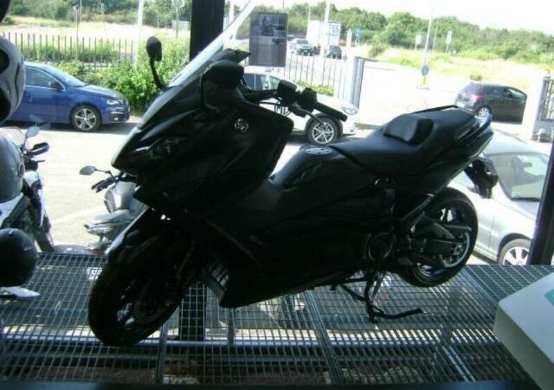 Vendo Yamaha T Max 560 Tech Max 2022 24 nuova a Arezzo codice