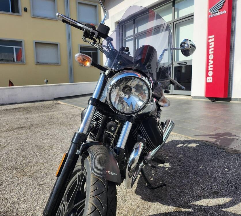 Moto Guzzi V7 III Limited (2018) (5)