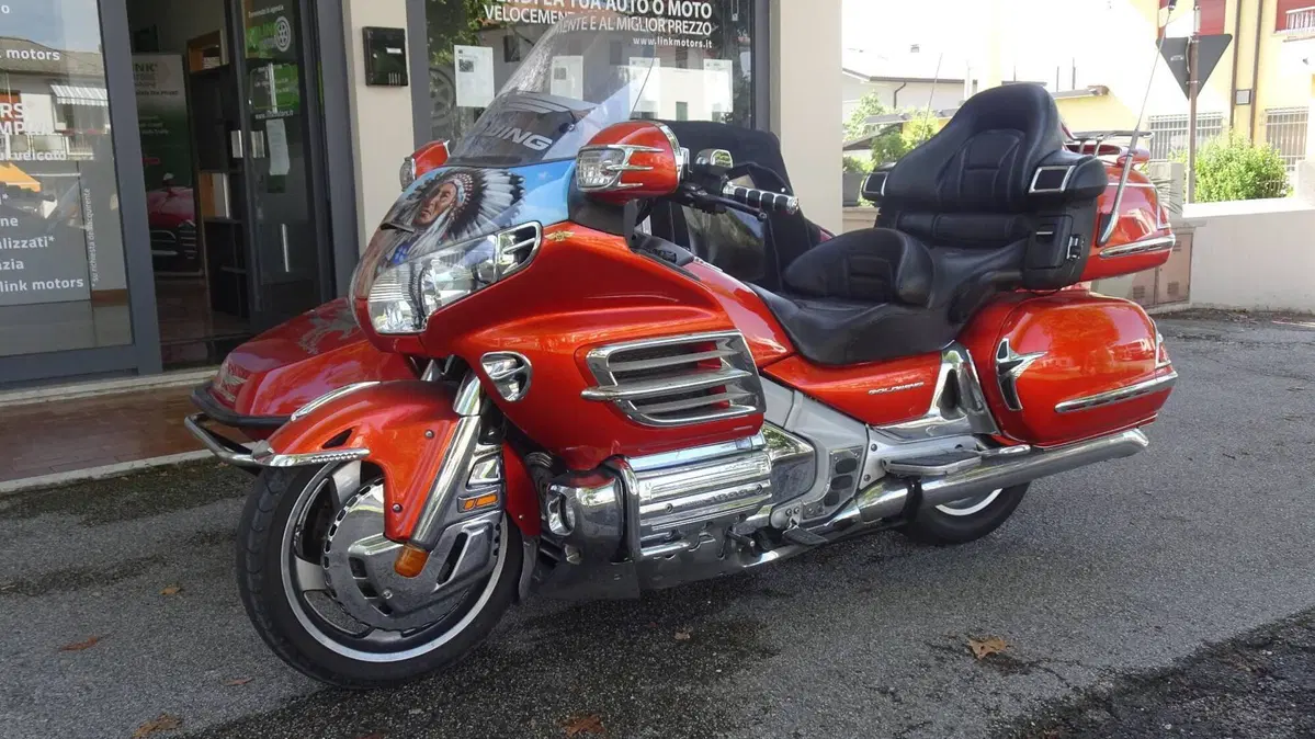 Honda GL 1800 Gold Wing (2000 - 05) (3)