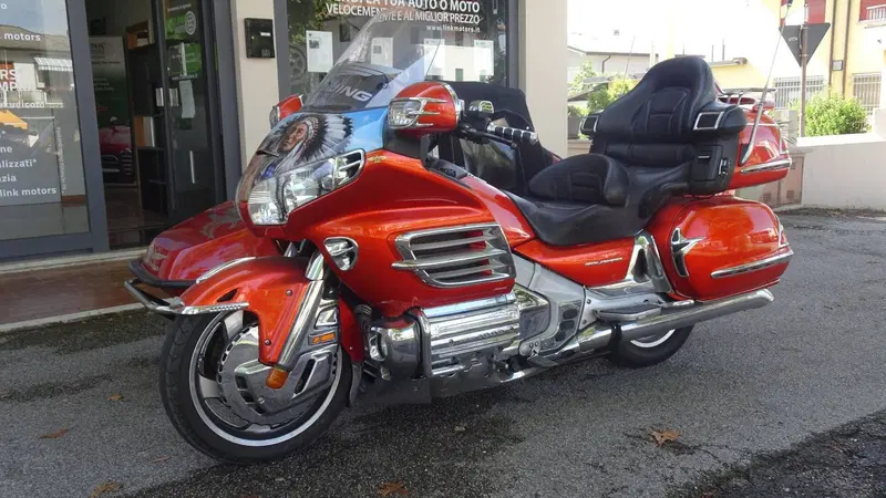 Honda GL 1800 Gold Wing (2000 - 05) (3)