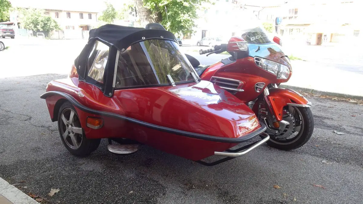 Honda GL 1800 Gold Wing (2000 - 05) (10)