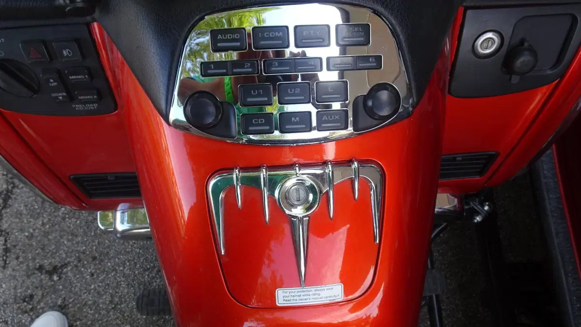 Honda GL 1800 Gold Wing (2000 - 05) (19)