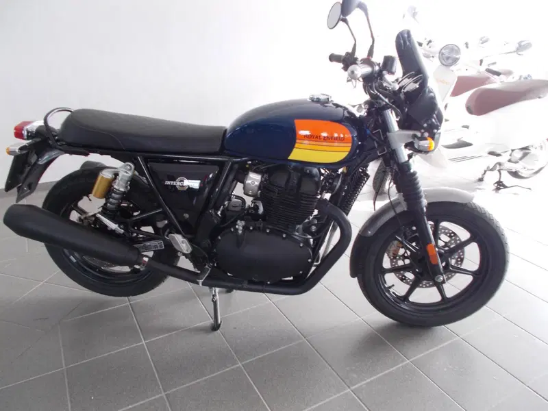 Royal Enfield Interceptor 650 (2021 - 26) (4)