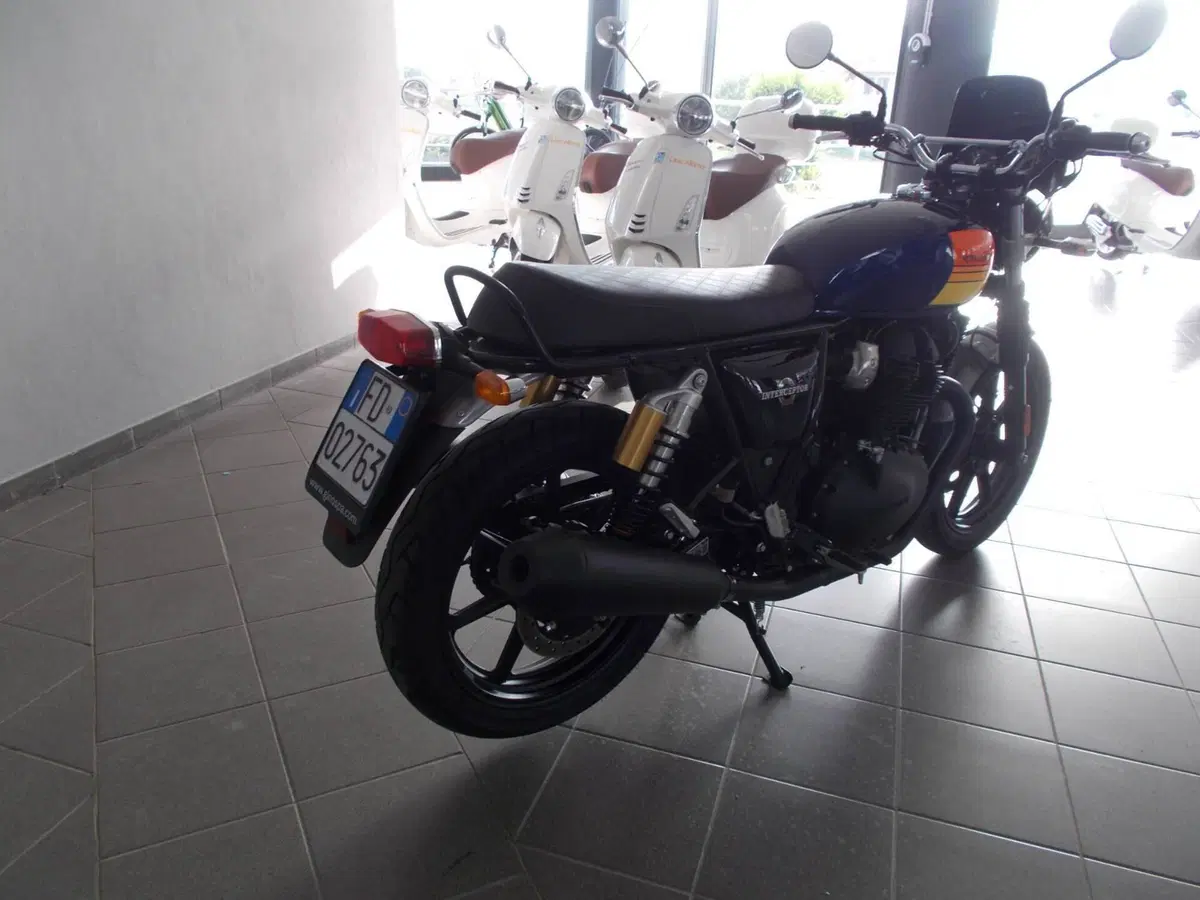 Royal Enfield Interceptor 650 (2021 - 26) (5)