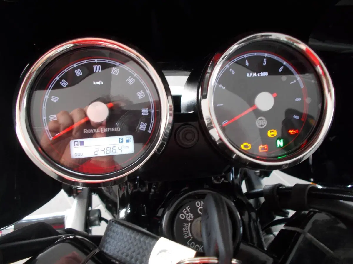 Royal Enfield Interceptor 650 (2021 - 26) (7)