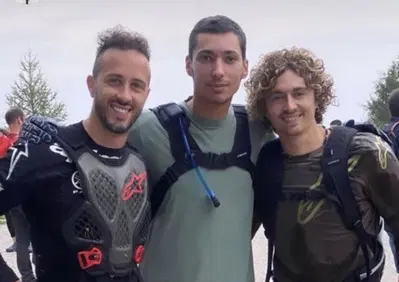 [VIDEO] SBK. Dovizioso, Toprak e Bassani: tutti insieme a fare downhill sulle Dolomiti