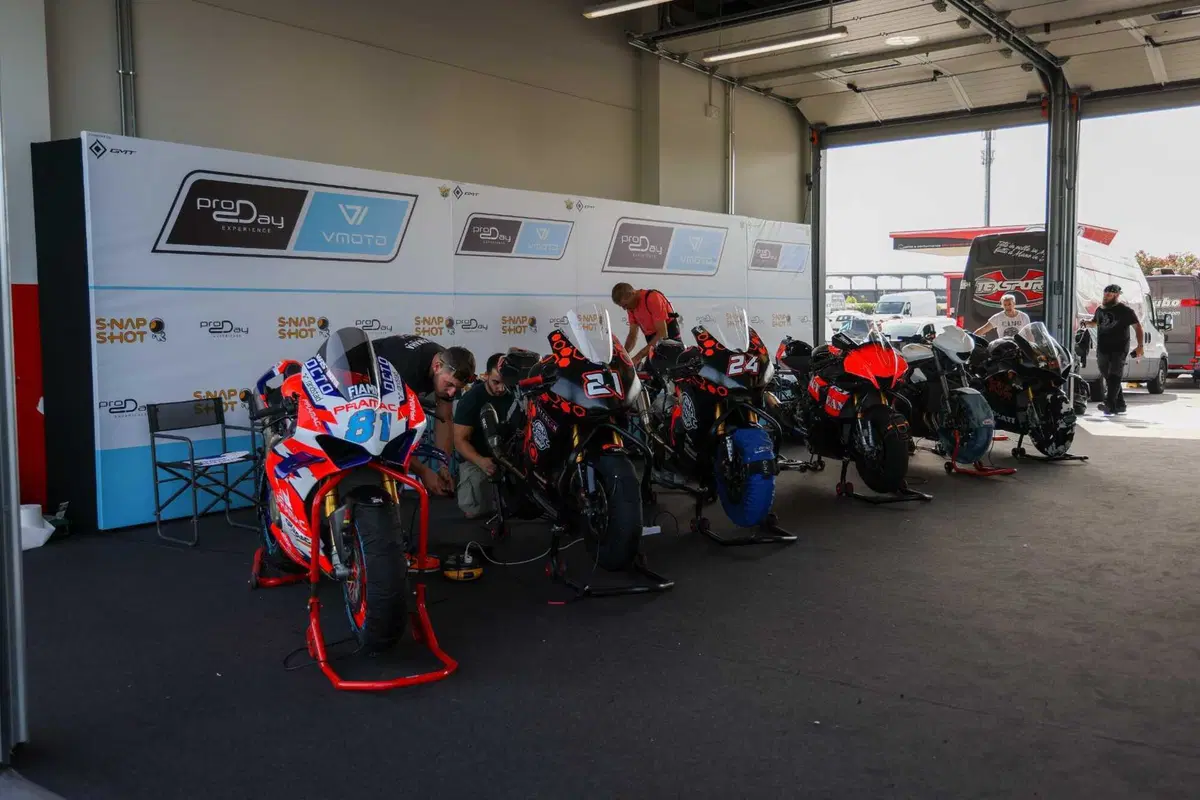 ProDay 2023: che esperienza a Misano con Jorge Lorenzo, Capirossi, Pirro e molti altri piloti! [VIDEO]  (9)