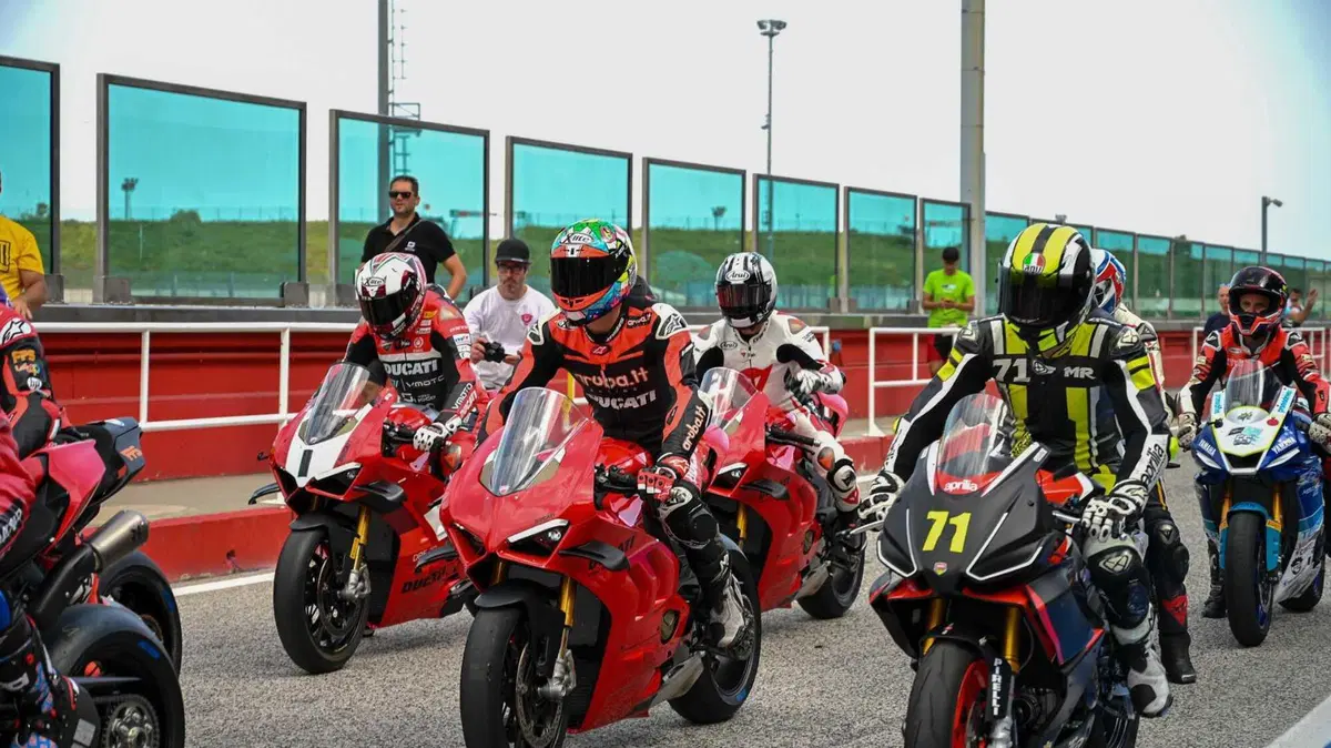ProDay 2023: che esperienza a Misano con Jorge Lorenzo, Capirossi, Pirro e molti altri piloti! [VIDEO]  (27)