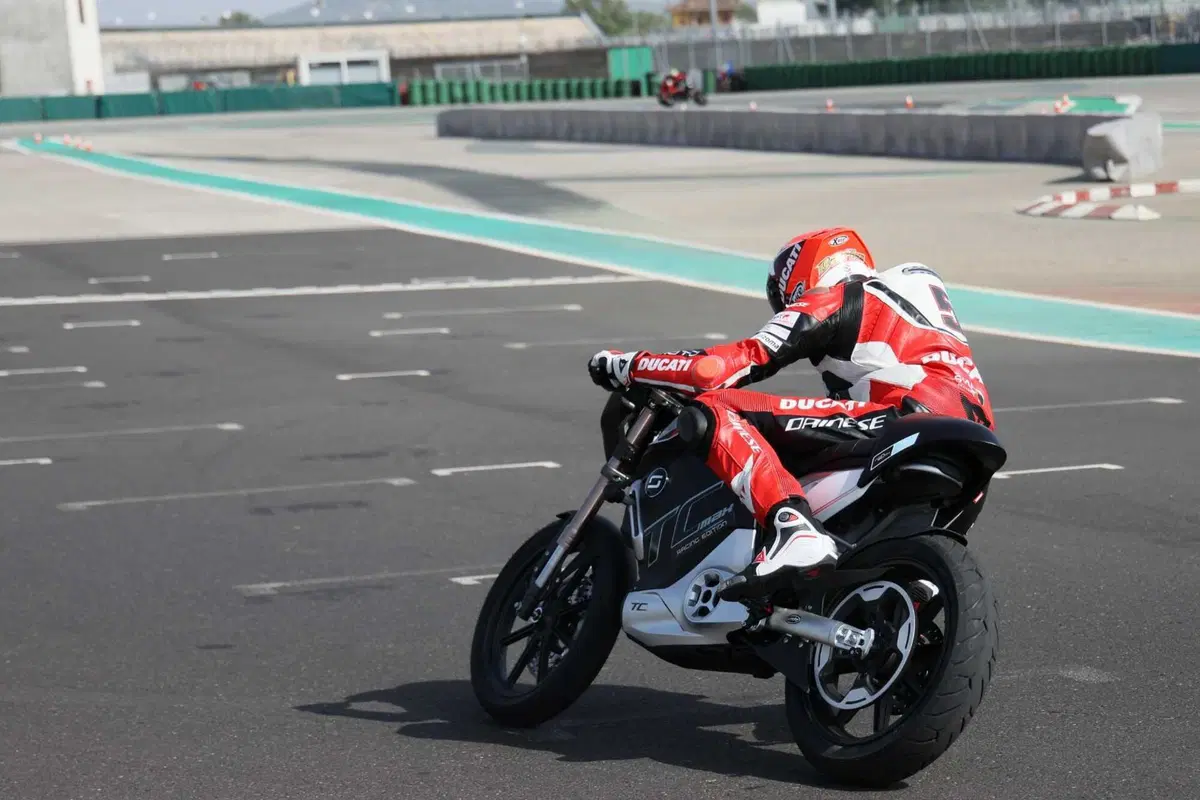 ProDay 2023: che esperienza a Misano con Jorge Lorenzo, Capirossi, Pirro e molti altri piloti! [VIDEO]  (88)