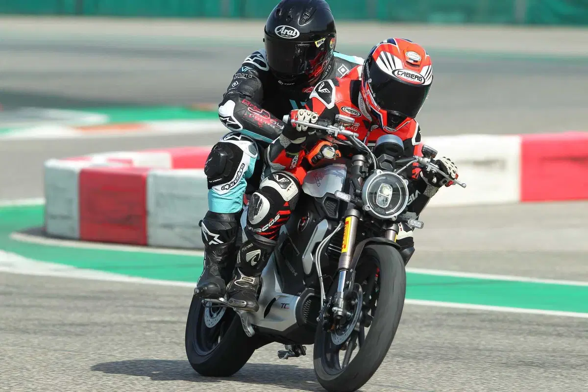 ProDay 2023: che esperienza a Misano con Jorge Lorenzo, Capirossi, Pirro e molti altri piloti! [VIDEO]  (90)