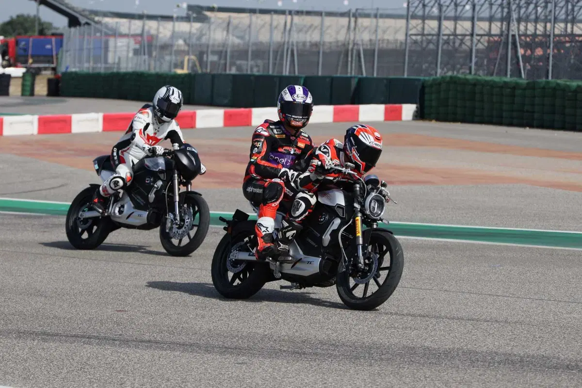 ProDay 2023: che esperienza a Misano con Jorge Lorenzo, Capirossi, Pirro e molti altri piloti! [VIDEO]  (98)