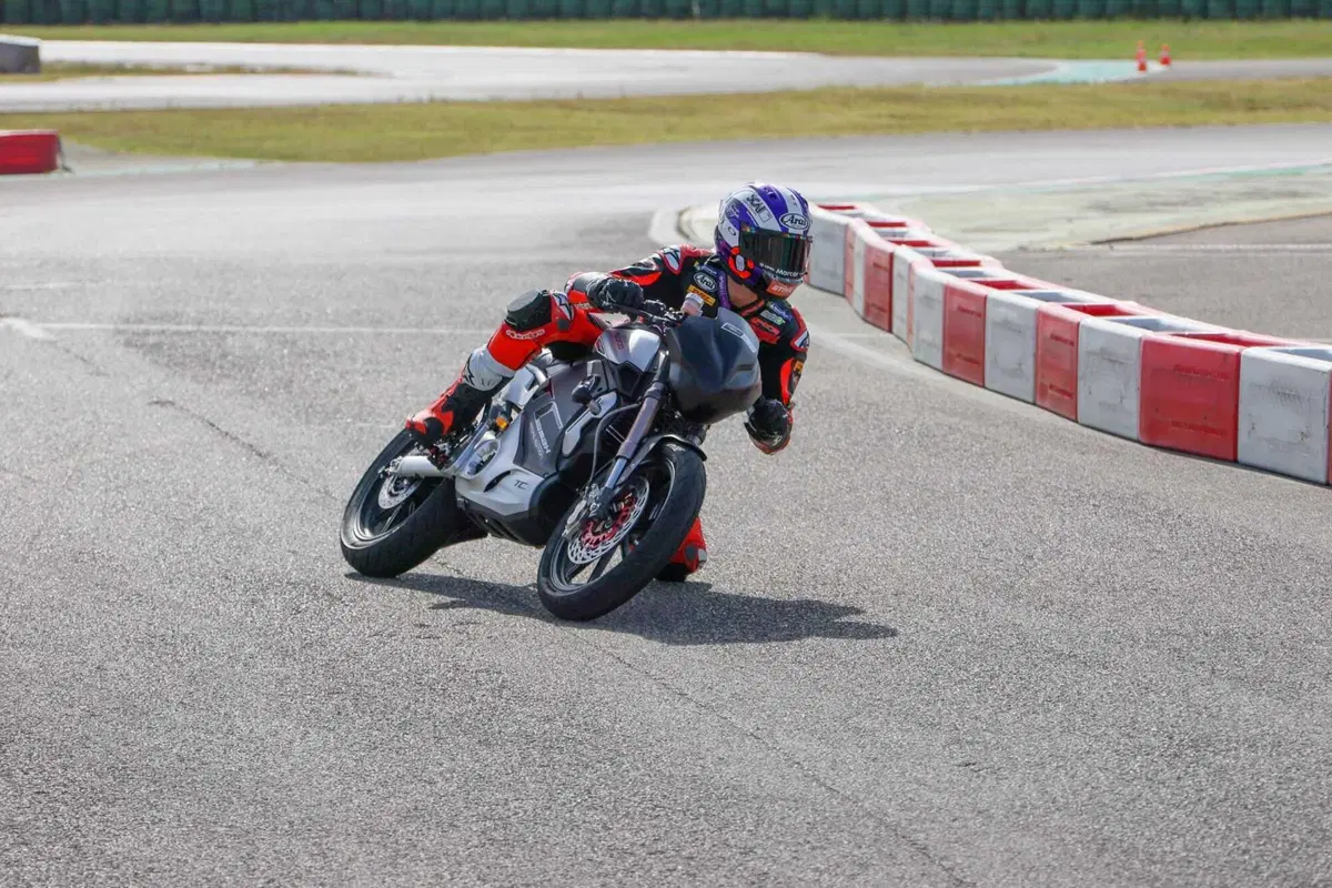 ProDay 2023: che esperienza a Misano con Jorge Lorenzo, Capirossi, Pirro e molti altri piloti! [VIDEO]  (100)