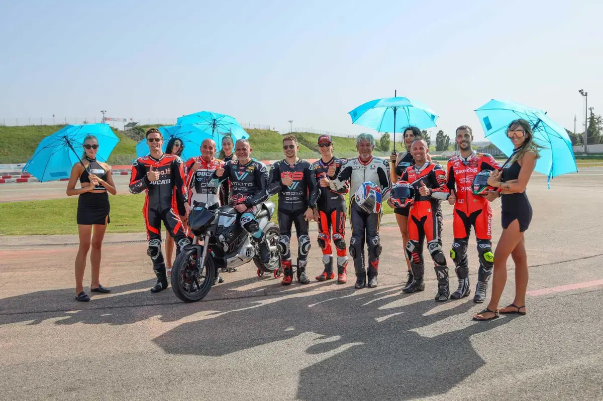 ProDay 2023: che esperienza a Misano con Jorge Lorenzo, Capirossi, Pirro e molti altri piloti! [VIDEO]  (104)