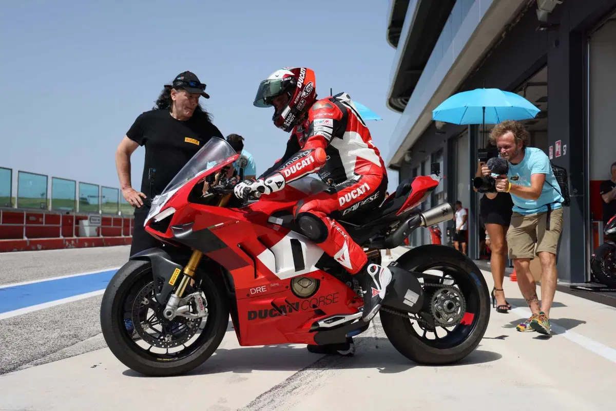 ProDay 2023: che esperienza a Misano con Jorge Lorenzo, Capirossi, Pirro e molti altri piloti! [VIDEO]  (305)