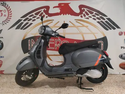 Vespa GTS 300 Super Sport (2023 - 24) nuova