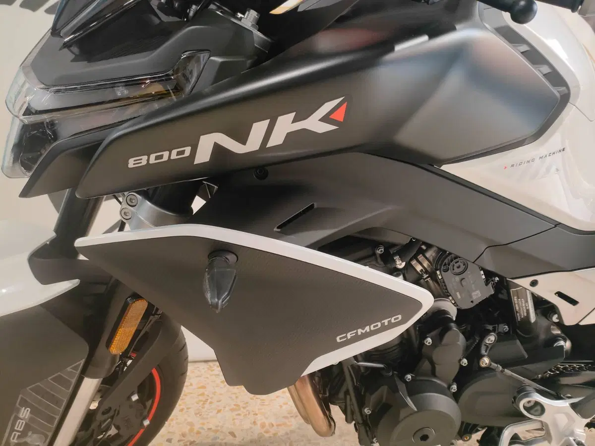 CFMOTO 800NK Advanced (2023 - 26) (5)