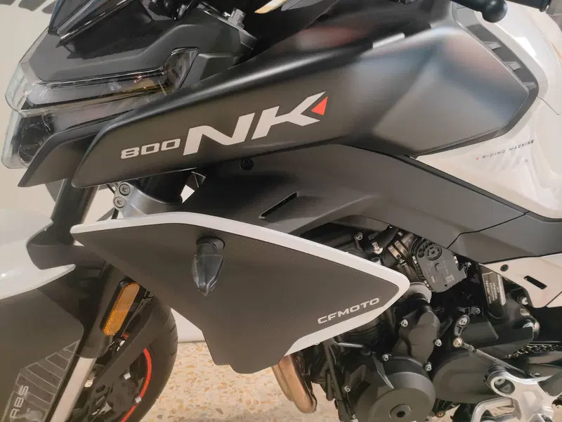 CFMOTO 800NK Advanced (2023 - 26) (5)