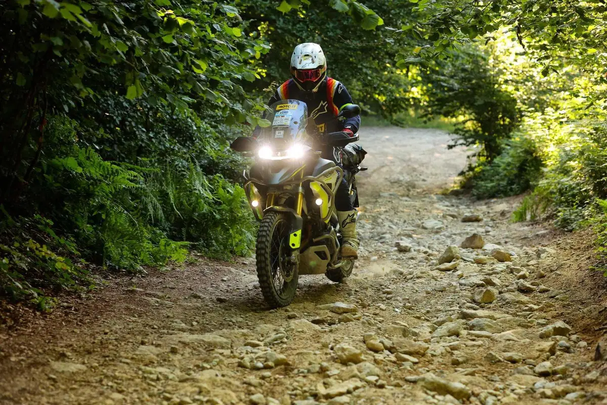 450 km di fuoristrada fino al mare con le Tiger Rally: ecco la HAT Pavia Sanremo 2023! (20)