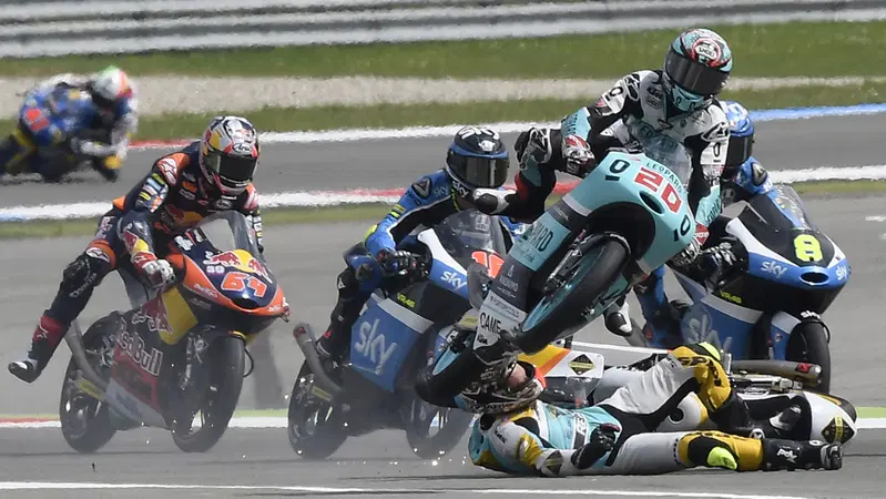MotoGP 2016. Le foto pi&ugrave; spettacolari del GP d'Olanda 2016