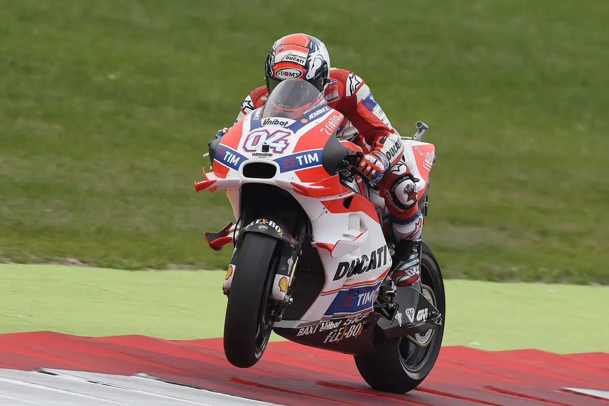 MotoGP 2016. Le foto più spettacolari del GP d'Olanda 2016 (35)