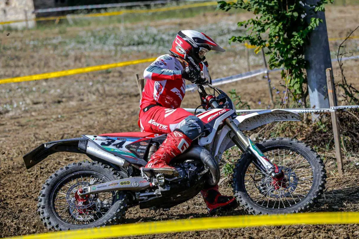 Enduro Assoluti. Holcombe Gigante, Cristino Campione (5)
