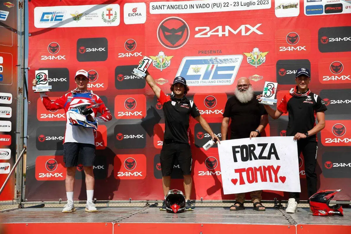 Enduro Assoluti. Holcombe Gigante, Cristino Campione (12)