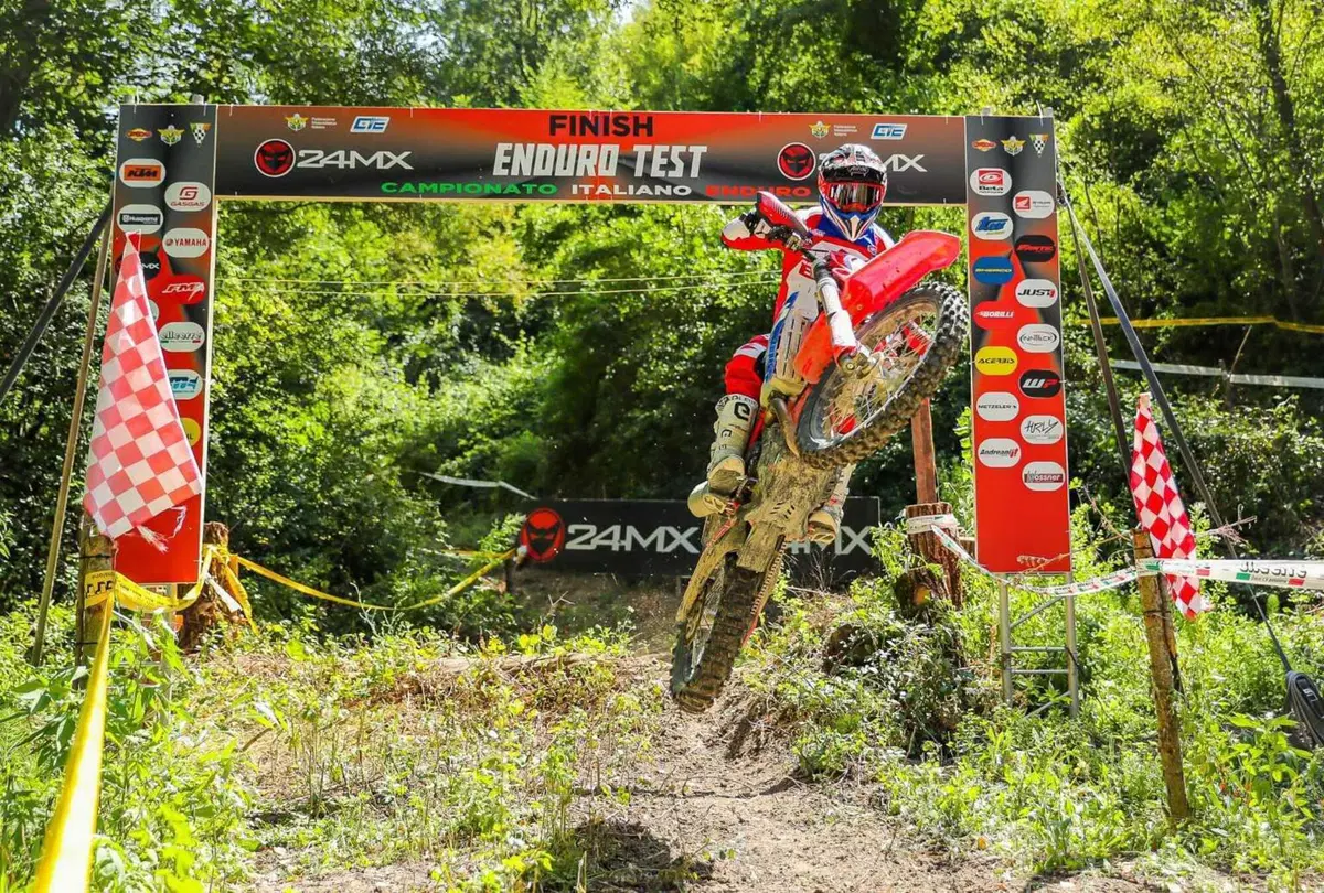 Enduro Assoluti. Holcombe Gigante, Cristino Campione (19)