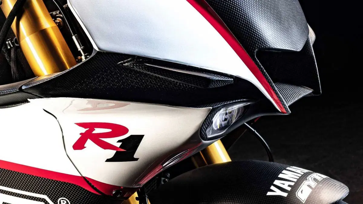 Yamaha YZF R1 YZF R1 GYTR PRO 25th Anniversary (2024) (13)