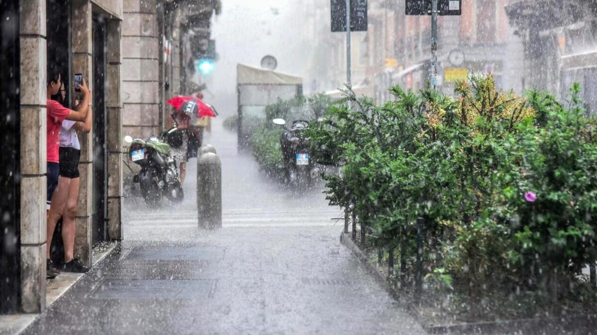 [VIDEO] Maltempo: Allerta Meteo Gialla E Arancione Per Downburst E ...