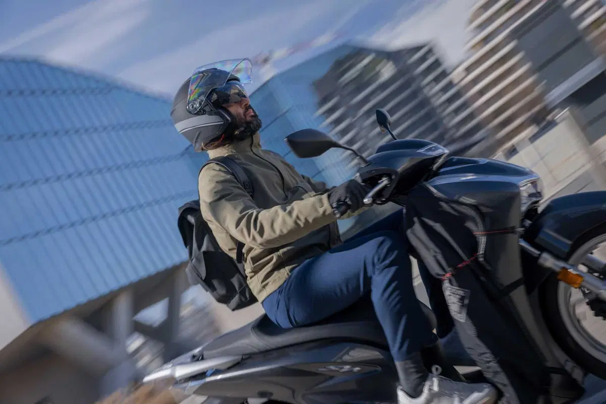 Tucano Urbano: nuovi caschi urban omologati ECE 22.06 (3)
