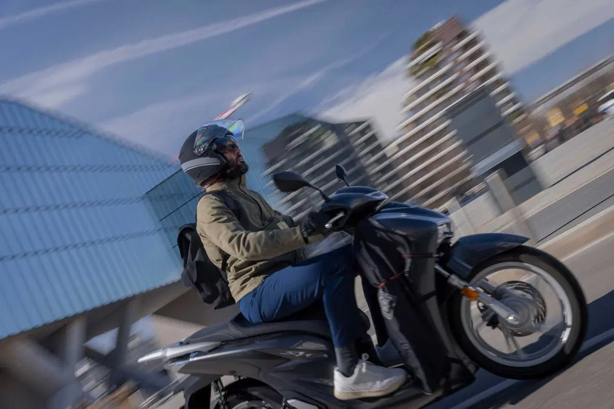 Tucano Urbano: nuovi caschi urban omologati ECE 22.06 (4)
