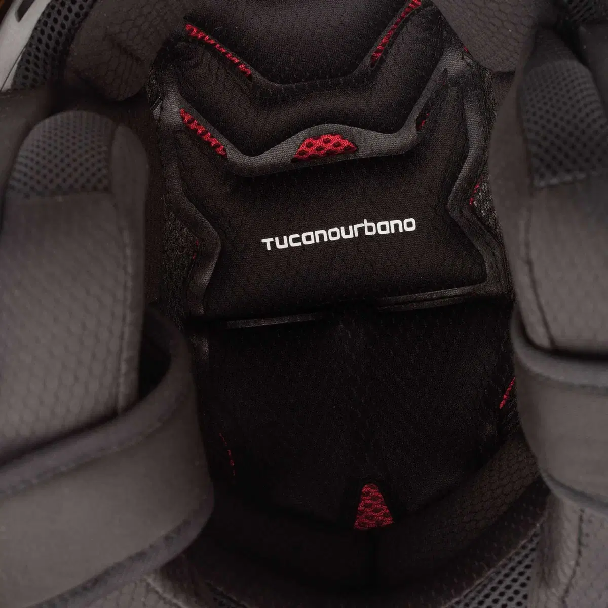 Tucano Urbano: nuovi caschi urban omologati ECE 22.06 (10)