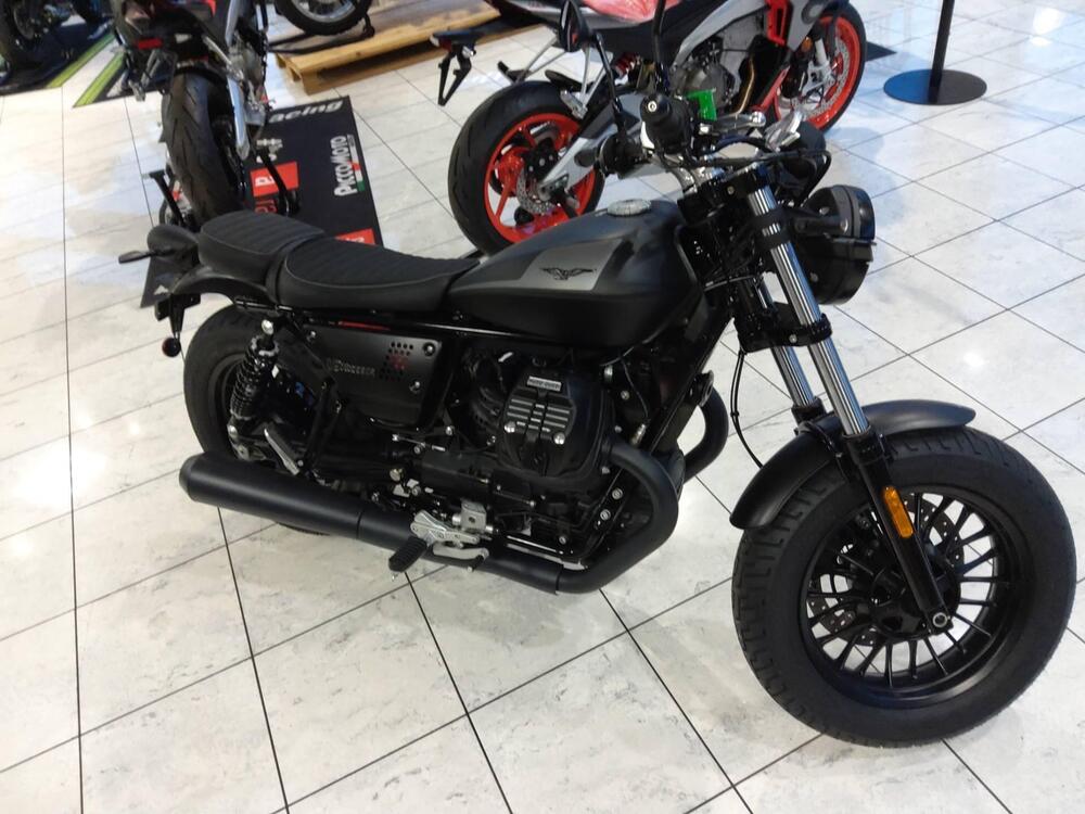 Moto Guzzi V9 Bobber (2021 - 24) (2)