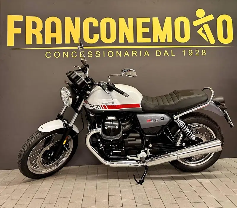 Moto Guzzi V7 Special (2025 - 26) (4)