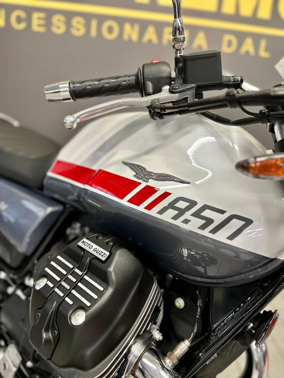 Moto Guzzi V7 Special (2025 - 26) (6)