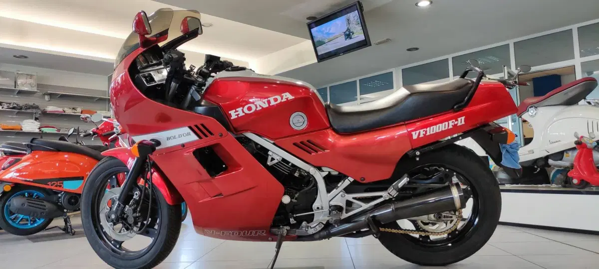 Honda VF 1000 F2 (1985 - 87) (4)