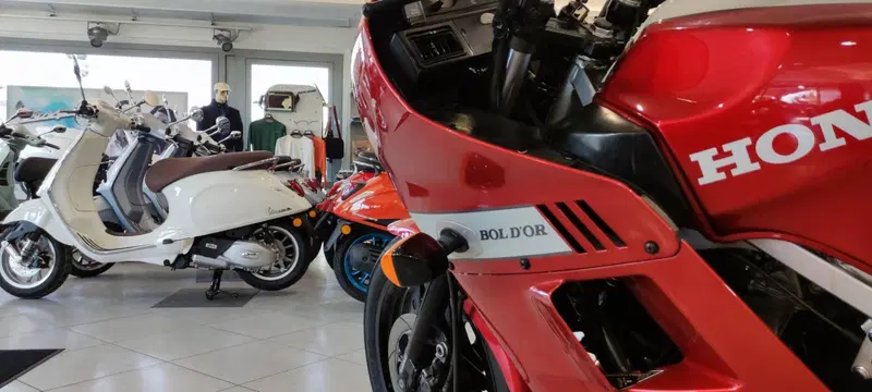 Honda VF 1000 F2 (1985 - 87) (15)