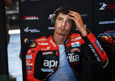 CIV 2023. Gara2 Misano Racing Night. Vince Luca Bernardi in solitaria, Pirro cade e arriva soltanto decimo [VIDEO]