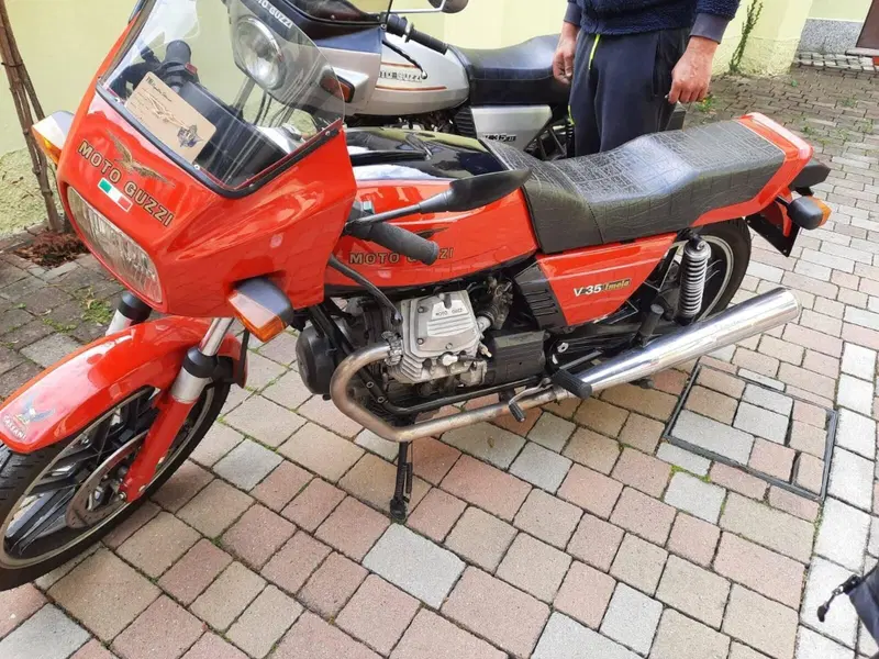 Moto Guzzi v35 Imola