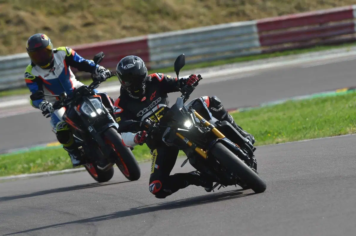 Tre fun bike nude e divertenti